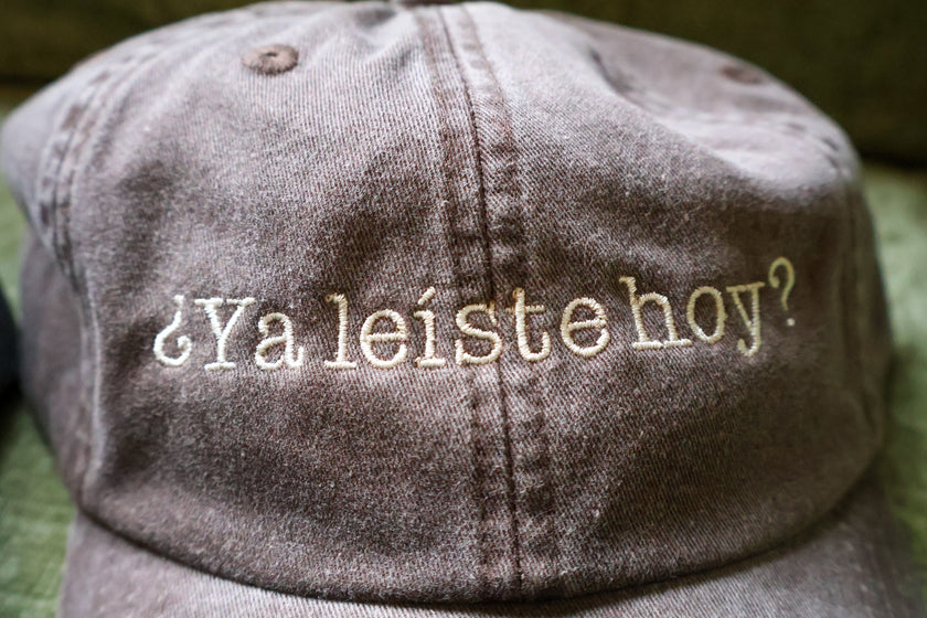 ¿Ya leíste hoy? Hat Rooted Book Lover Co