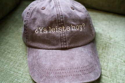 ¿Ya leíste hoy? Hat Rooted Book Lover Co