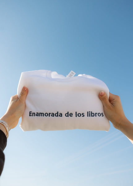 Enamorada De Los Libros – Embroidered Sweatshirt Rooted Book Lover Co
